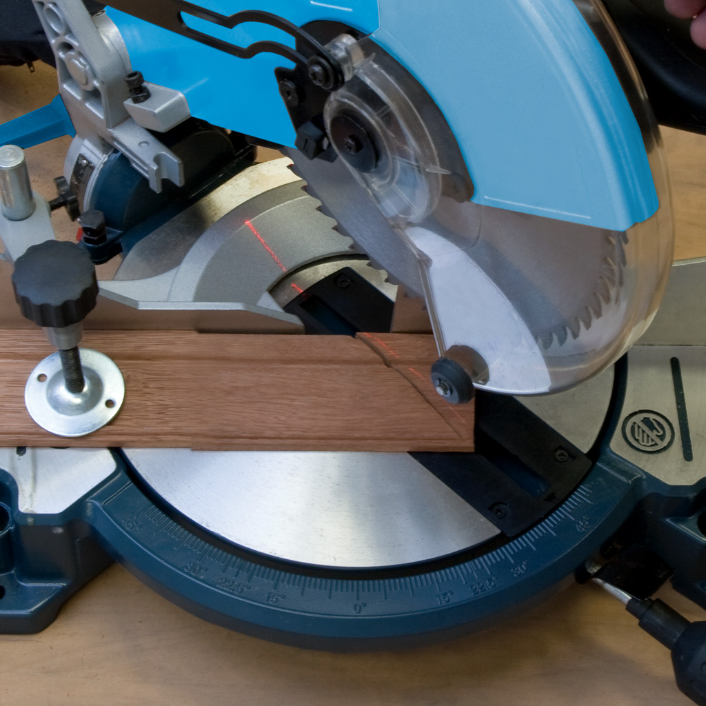 Sierra Ingleteadora 1800W - Image 2